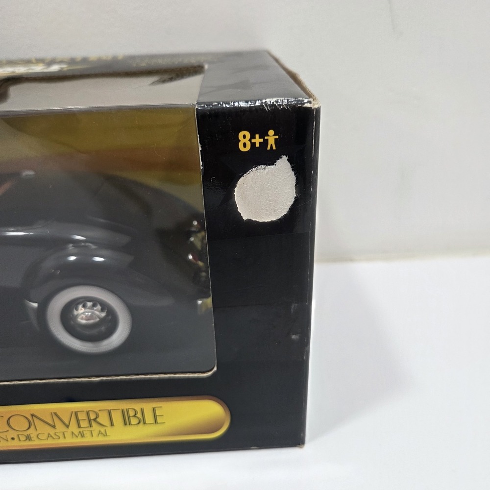 1937 Cord 812 Convertible 1:18 Scale Amercian Muscle Classics - Picture 2 of 7